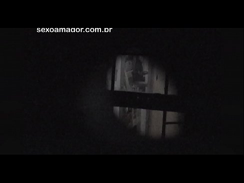 ❤️ Si Blondie ay lihim na nakunan ng video ng isang voyeur ng kapitbahayan na nakatago sa likod ng mga guwang na brick ❤️ Porno sa tl.super-vip.top ❌❤